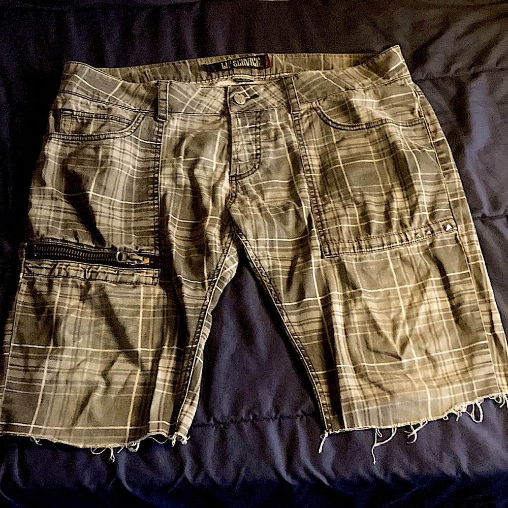 Lip service black and gray plaid stretch shorts, size 34